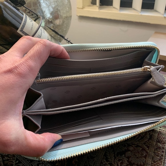 Authentic Kate spade Rock Center print large zip around wallet - Picture 6 of 11